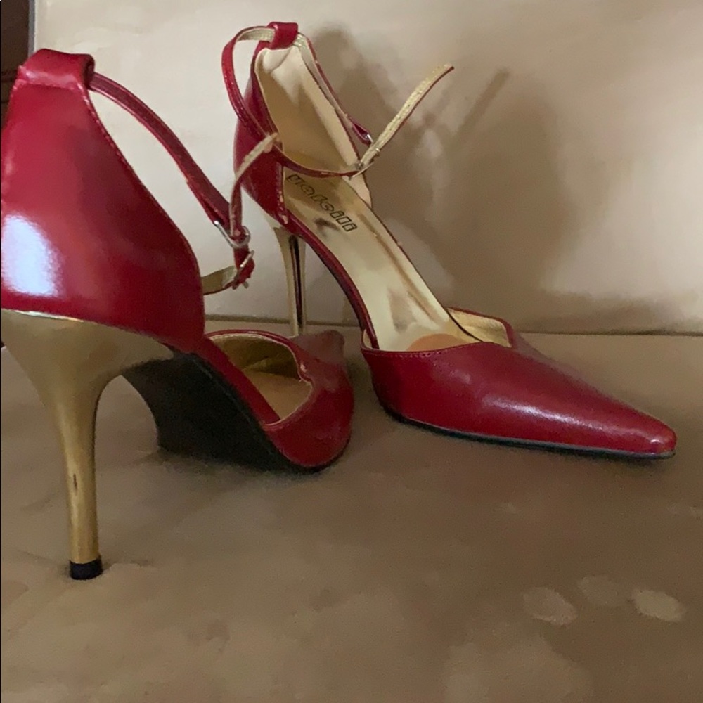 Red heels - Picture 2 of 3